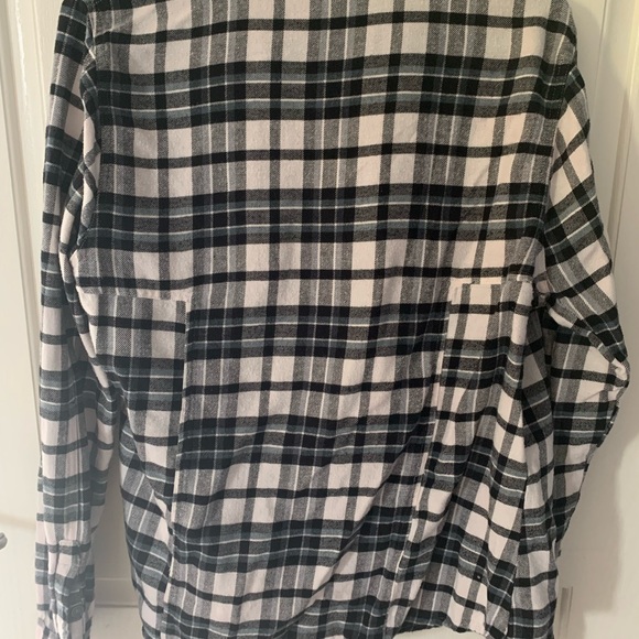 SOLD Womens Flannel - Picture 3 of 4